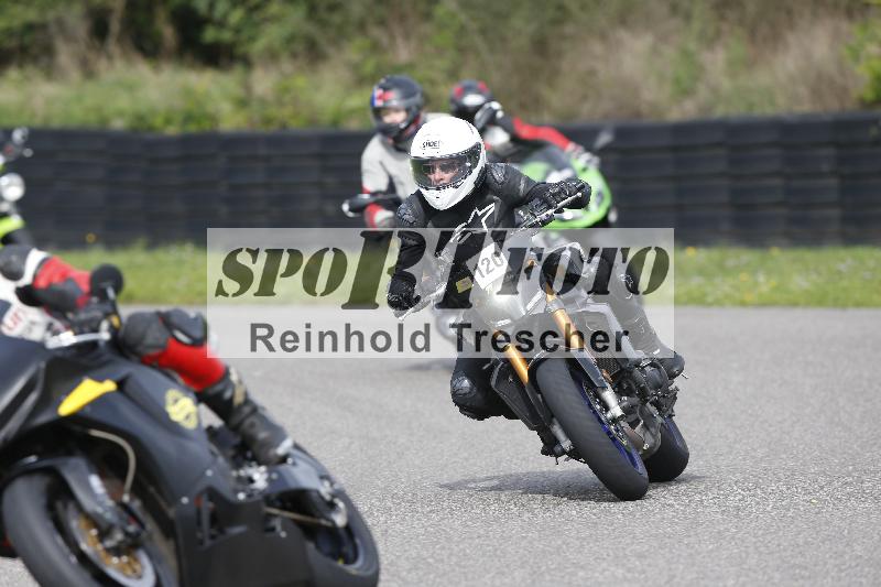 /53 16.09.2025 Track Day Domi Aegerter ADR/Gruppe gelb/120